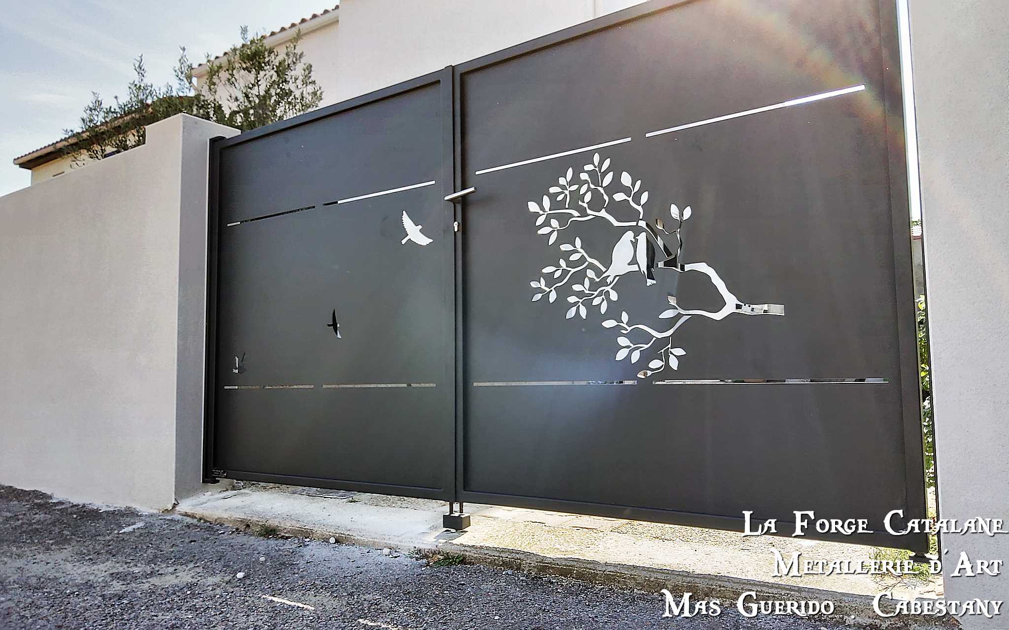 portail tole avec decoupe au laser forge catalane.jpg